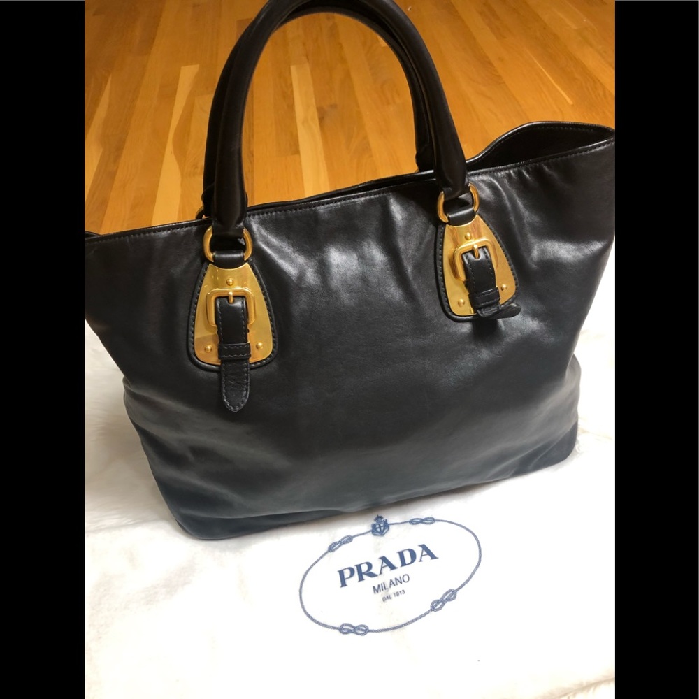 PRADA HANDBAG/CROSSBODY